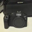 كاميرا كانون R8 وعدسه 50 RF