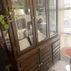 اثاث سفرة اكل مع دولابها و دولاب سفرة اكل بني ورفوف ايكيا