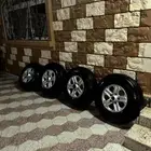 عندي جنوط صالون 2005مع ثلاث كفرات شاهين اقل من نص عمره