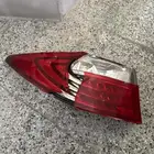 اصطب لكزس يسار وكاله يحتاج بس قزازه او التجليد الاحمر