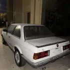 بي ام دبليو الفئة الثالثة BMW E30 1984