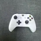 يد اكس بوكس مع بطاريتها