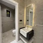 فرصه للبيع شقه علويه 5 غرف خلف الراشد مول بسعر 450الف فقط
