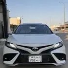 كامري SE V6 سعودي 2023 عداد قليل نظيف