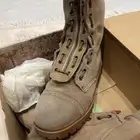 بساطير و بدلات