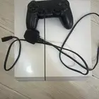 للبيع  جهاز بلايستيشن 4 (PS4