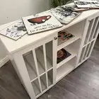 طاوله كوفي مع لوحات خشبيه