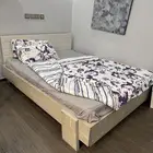 سرير كمودينة مرتبة غرفة نوم