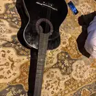 ألة جيتار للبيع