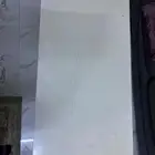 طاوله بيضاء خشبيه