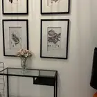 طاولة ايكيا مع 4 لوحات