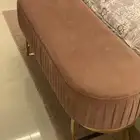للبيع طاوله وكرسيين واريكه لون خمري شبه جديده