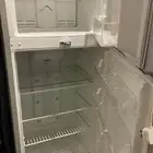 ثلاجة نظيفة جدا  للبيع