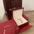 ساعة سالفادور جديدة بكامل ملحقاتها