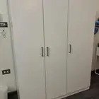 دولاب ملابس نظيف للبيع
