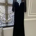 فستان أسود أنيق   استعمال نظيف   التوصيل متاح
