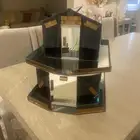 صندوق جمالي مصنوع من الزجاج