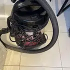 مكنسة كهربائية
