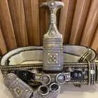 خنجر   قديمه زراف اصلي مطليه بذهب للبيع