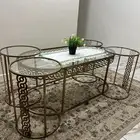 طاولة وسط و4 خدمة للبيع