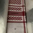 شماغ احمر ماركة جيفنشي