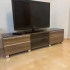 طاولة تلفزيون