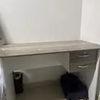 طاولة مكتب