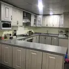 مطبخ رمادي ألمنيوم دبل للبيع نظيف