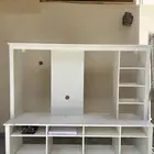 مكتبة للبيع