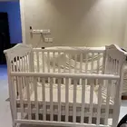 للبيع سرير جديد طراحه جديده لم يستخدم خدوش خفيفه في الزوايا