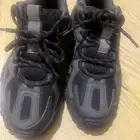 شوز من زارا جديد ولادي مقاس 34