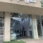 حلاق للتقبيل مع العمال