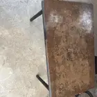 طاولات وكراسي الأربع