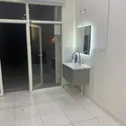 صالون حلاقه للبيع