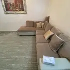 كنب شاشة طاولة