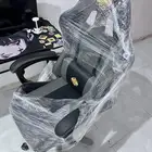 طاوله وكرسي وشاشه