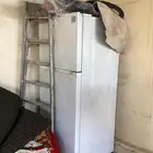 ثلاجه للبيع مدري وش خرابها والله بس ما تبرد