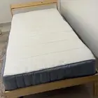 سرير مفرد مع مرتبه من ايكيا للبيع