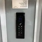 شاور بخار بريموت كنترول بالاضافة الى سماعات.