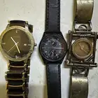 مجموعة ساعات للبيع