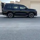 جيب لكزس اسود 2016