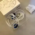 مايك فيفاين مع سماعه IEM للبيع