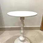 طاولات خدمة جانبيه انيقه اوف وايت وأسود