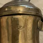 دلال للبيع