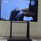 شاشه نظيفه جدا مع الطاوله