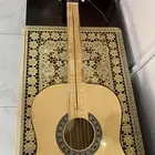 قيتار للبيع نضيف .