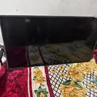 يوجد ليدينا 3 شاشات مقاس 50 و 55 و60 للبيع مجددين محل