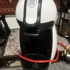 للبيع الالة قهوة تشتغل بالكبسولات وفيه نظام حار وبارد