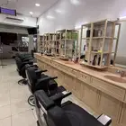 للتقبيل محل صالون حلاقه بكامل اغراضه