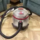 جهاز تنظيف سجاد بالبخار